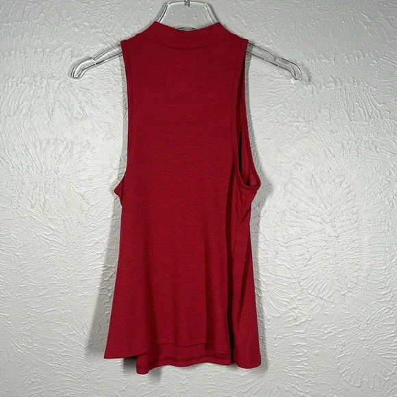 SO Rusty Red Ribbed Mock Neck Tank Top Women's Size Medium - Picture 6 of 6